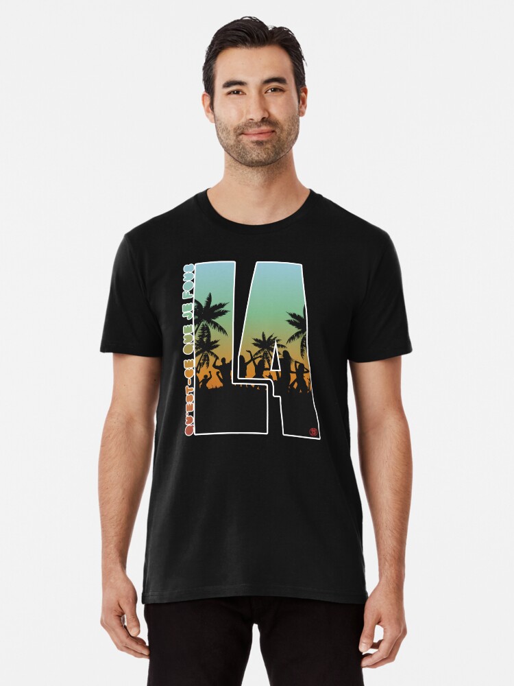Aperçu 1 sur 6. T-shirt premium avec l'œuvre Qu'est-ce que je fous LA - Humour Los Angeles créée et vendue par marzun.