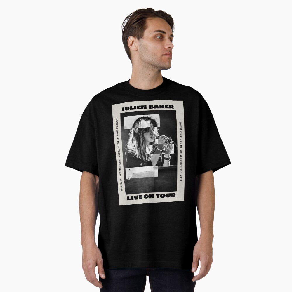 Artikel-Vorschau von Oversized T-Shirt, designt und verkauft von Lucy-ll.