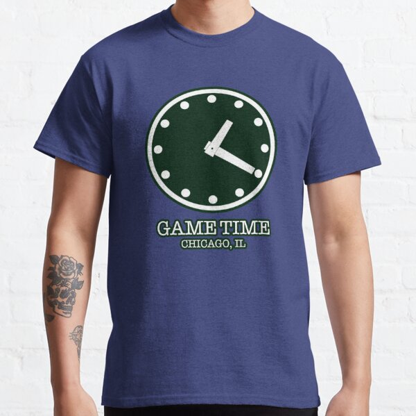 WRIGLEY FIELD SCOREBARD CLOCK IS CHICAGO CUBS GAME' Men's T-Shirt