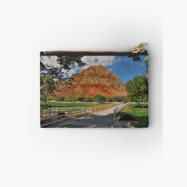 Artikelvorschau, Spring Mountain Ranch entworfen und verkauft von Lanis Rossi.