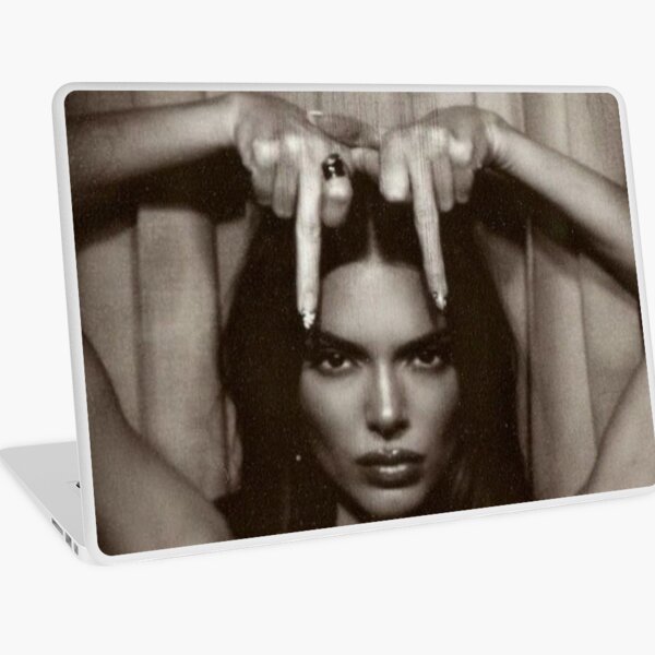 Aperçu de l'œuvre Kendall Jenner créée et vendue par Sofia Runs.