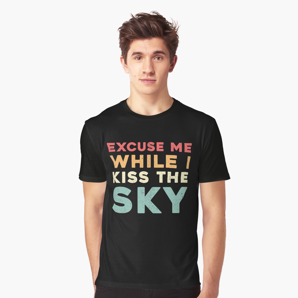 Aperçu de l'œuvre T-shirt graphique créée et vendue par tshirtconcepts.