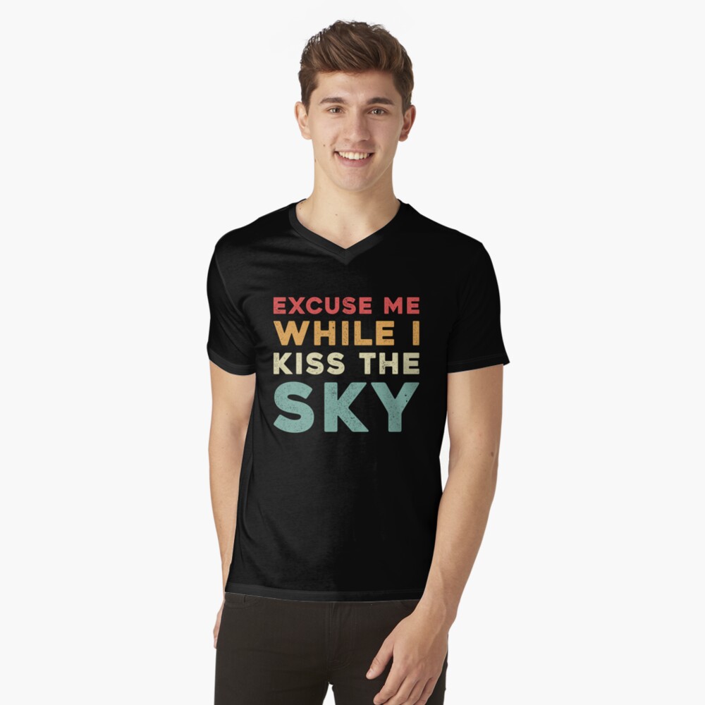 Aperçu de l'œuvre T-shirt col V créée et vendue par tshirtconcepts.