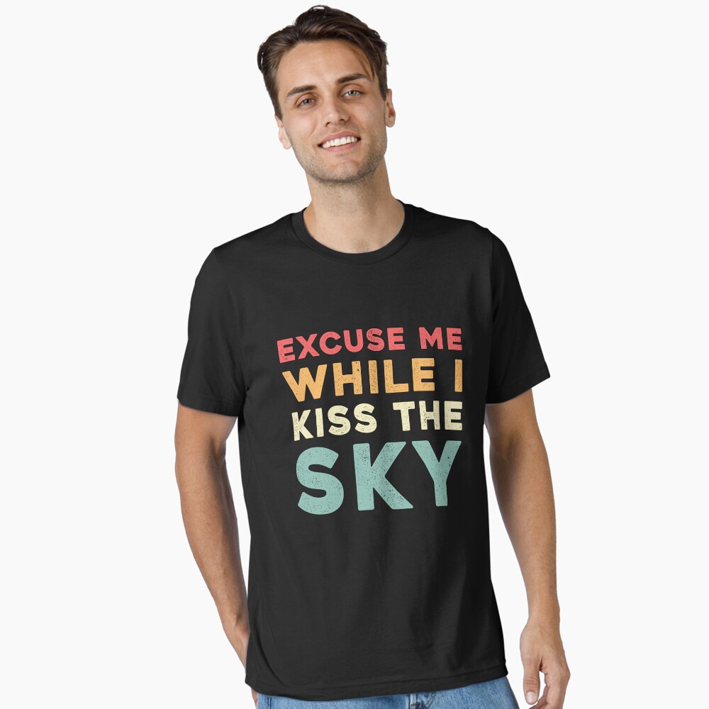 Aperçu de l'œuvre T-shirt essentiel créée et vendue par tshirtconcepts.