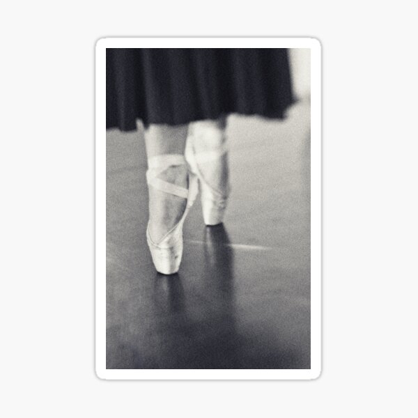 ~ en pointe ~ Sticker