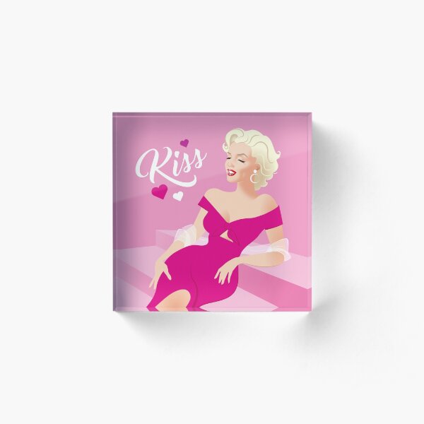 MM Kiss Acrylic Block