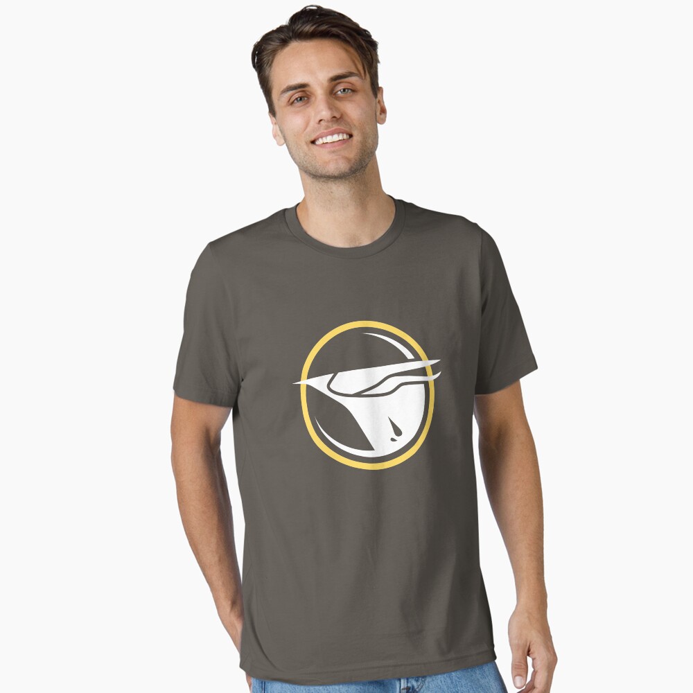 Vista previa del artículo con la obra «Camiseta esencial», diseñado y vendido por R2-T2.
