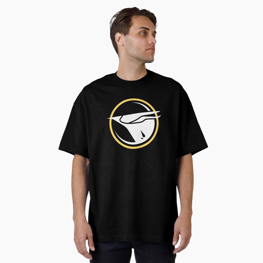 Vista previa del artículo con la obra «Camiseta holgada», diseñado y vendido por R2-T2.