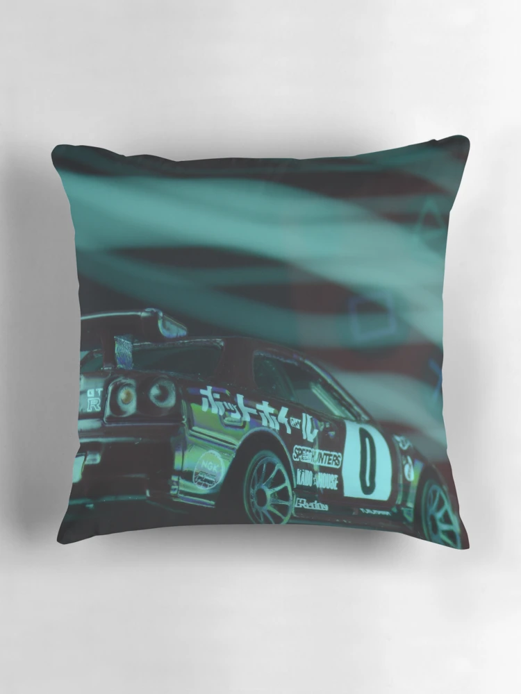 Imagen 3 de 4, Cojín con la obra Rise Of The Techno-Racer, diseñada y vendida por mattmangrease.