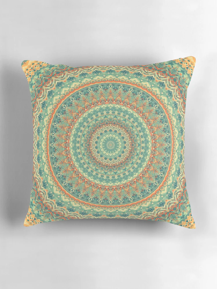Aperçu 3 sur 4. Coussin avec l'œuvre Mandala 145 créée et vendue par Mandala Of Life.