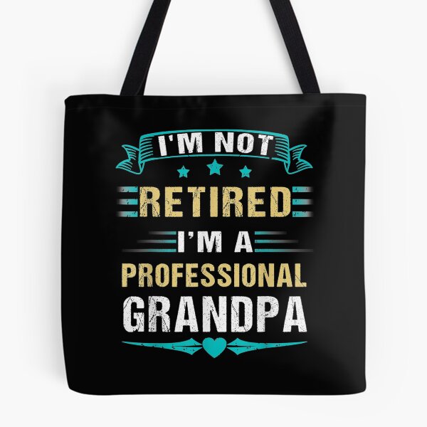 Aperçu de l'œuvre Vintage I'm Not Retired A Professional Grandpa Fathers Day Gift  créée et vendue par mchargue12.