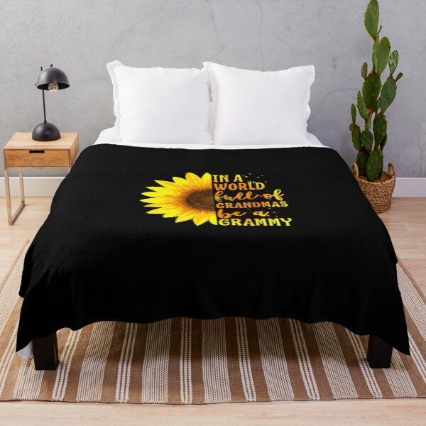 Artikelvorschau, In einer Welt voller Omas sei ein Grammy-Sonnenblumen-Geschenk entworfen und verkauft von oersjacque.