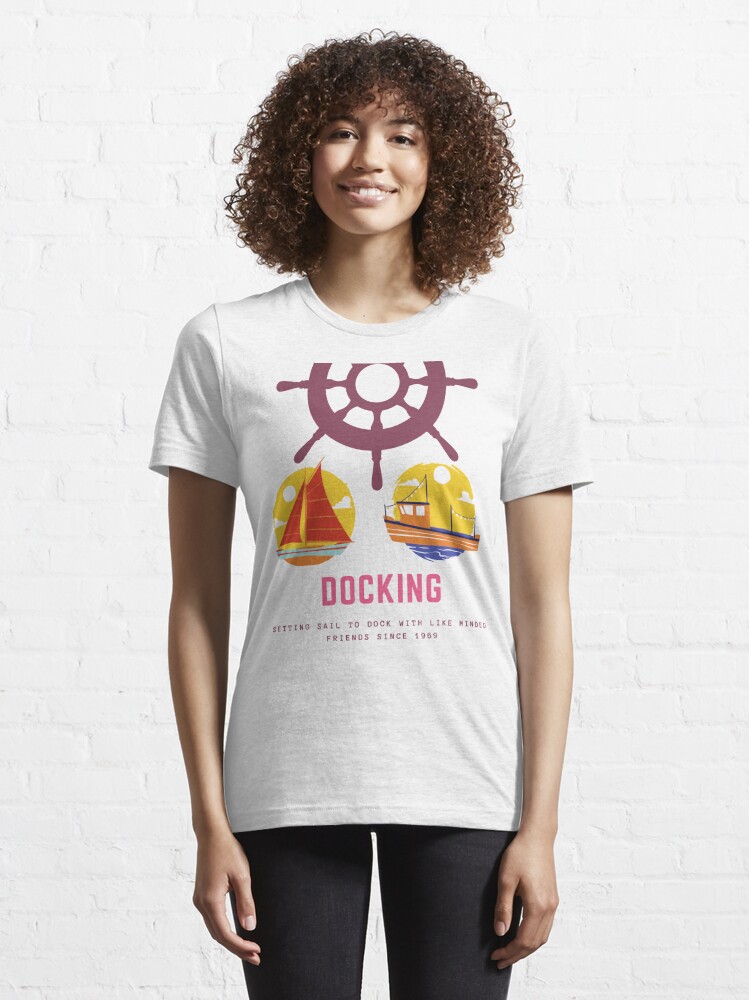 Docking | Essential T-Shirt