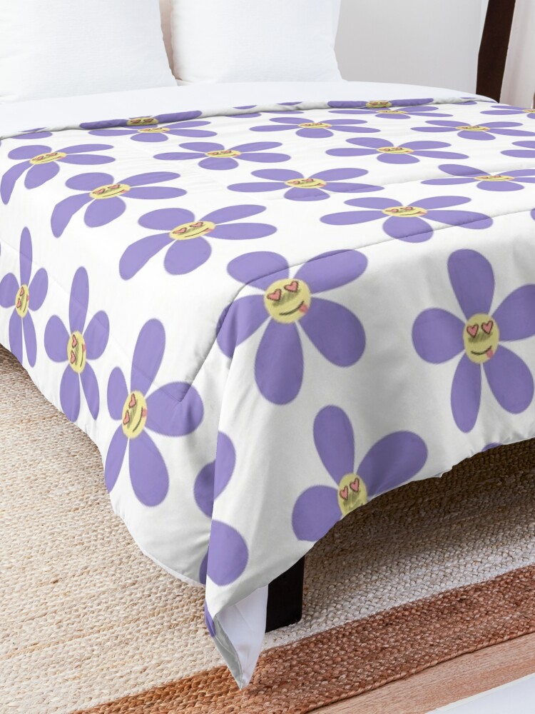 Disover Cute Kidcore Flower with Heart Eyes Quilt
