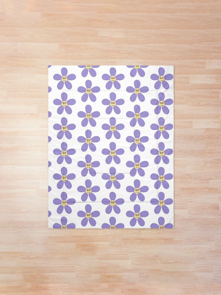 Disover Cute Kidcore Flower with Heart Eyes Quilt