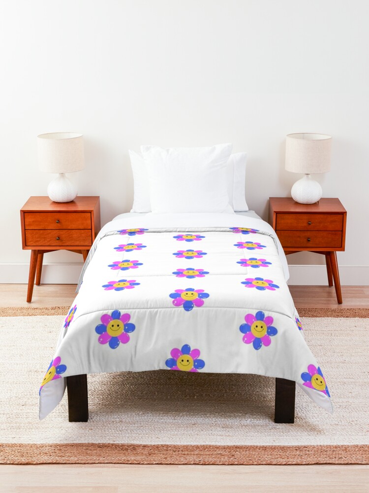 Disover Cute Kidcore Flower Smiley Quilt
