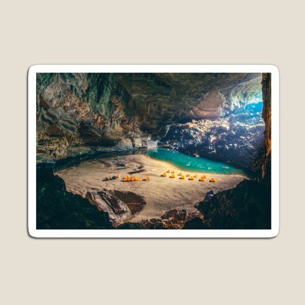 Hang En cave camp Magnet