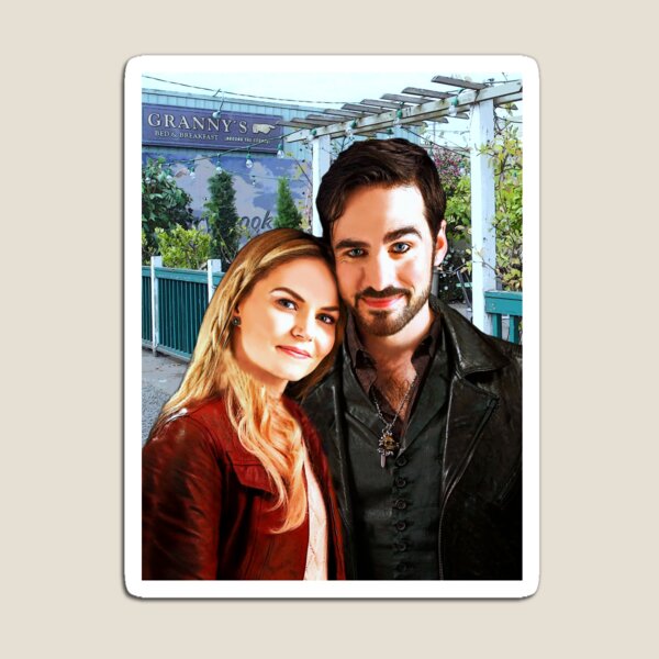 Aperçu de l'œuvre Capitaine Swan "amoureux à Storybrooke" créée et vendue par The_Girly_Nerd_Shop.
