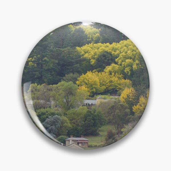 Artikelvorschau, Wombat Hill, Daylesford, Australien in Herbstfarben gekleidet entworfen und verkauft von charlienelson.