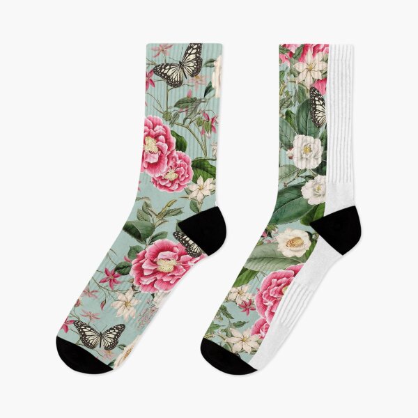 Artikelvorschau, Copy of Roses and Butterflies on Green entworfen und verkauft von meggydesigns.