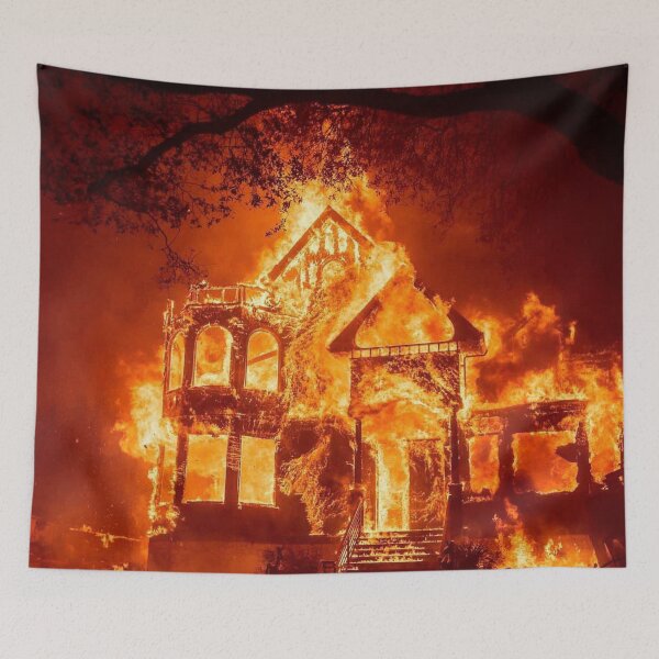 Aperçu de l'œuvre Maison en feu créée et vendue par MorningFive.
