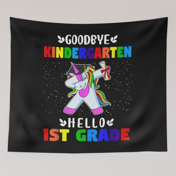 Aperçu de l'œuvre Goodbye Kindergarten Hello 1st grade Kindergarten Graduation T-Shirt créée et vendue par Dragon-Copeha.