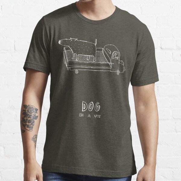 dog in a ute Essential T-Shirt