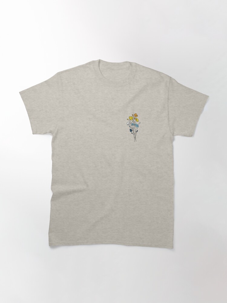 Thumbnail 3 von 7, Classic T-Shirt, dezente Aroace-Stolzblumen designt und verkauft von sunfloras.
