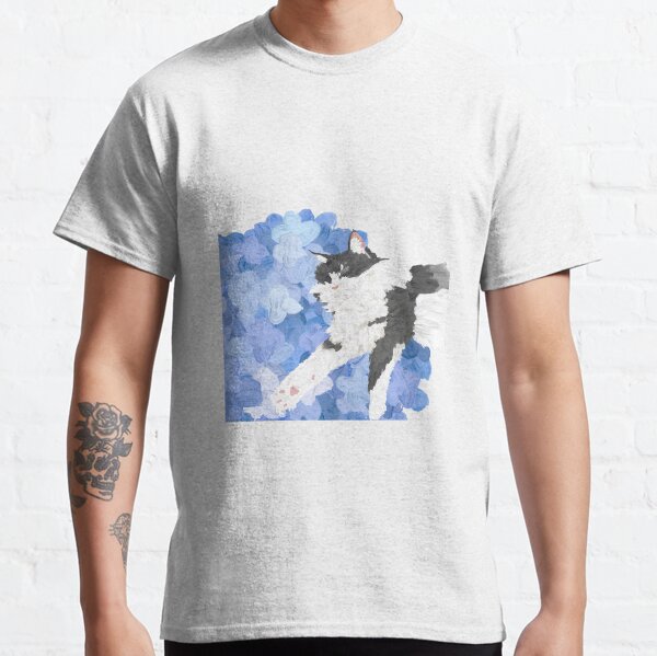 Cat sleeping on hydrangea Classic T-Shirt