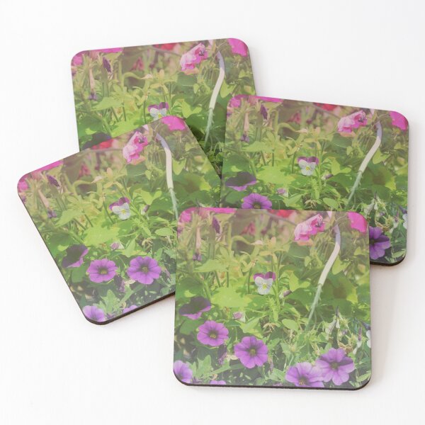 Artikelvorschau, Matte Blumenwiese entworfen und verkauft von teej-designs.