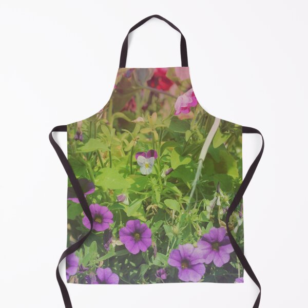 Artikelvorschau, Matte Blumenwiese entworfen und verkauft von teej-designs.