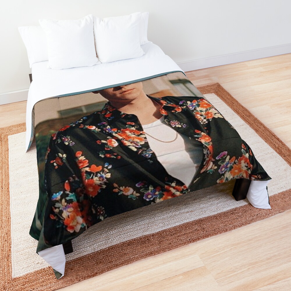 cole sprouse bed sheets