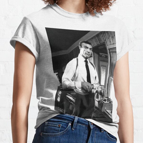 Sean Connery gießt einen Drink ein, Schwarz-Weiß-Vintage-Kunst Classic T-Shirt
