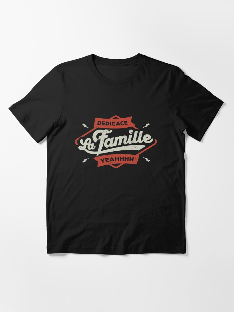 Aperçu 2 sur 7. T-shirt essentiel avec l'œuvre DEDICACE LA FAMILLE créée et vendue par snevi.