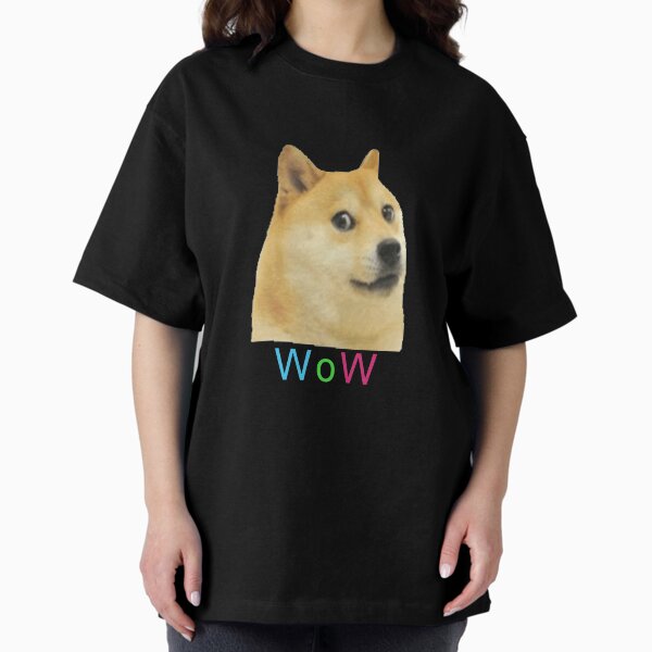 Vista previa del artículo con la obra «Doge WoW», diseñado y vendido por ProtonicTees.
