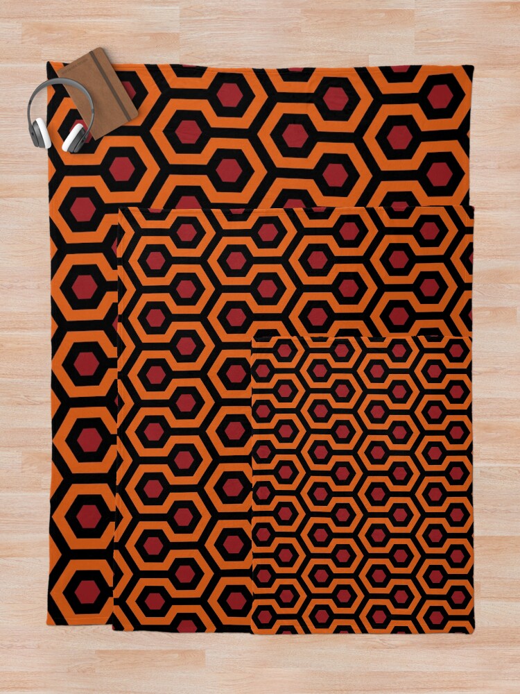 Imagen 5 de 6, Manta con la obra Patrón geométrico: Hexágonos en bucle: Naranja / Rojo / Negro, diseñada y vendida por redwolfoz.