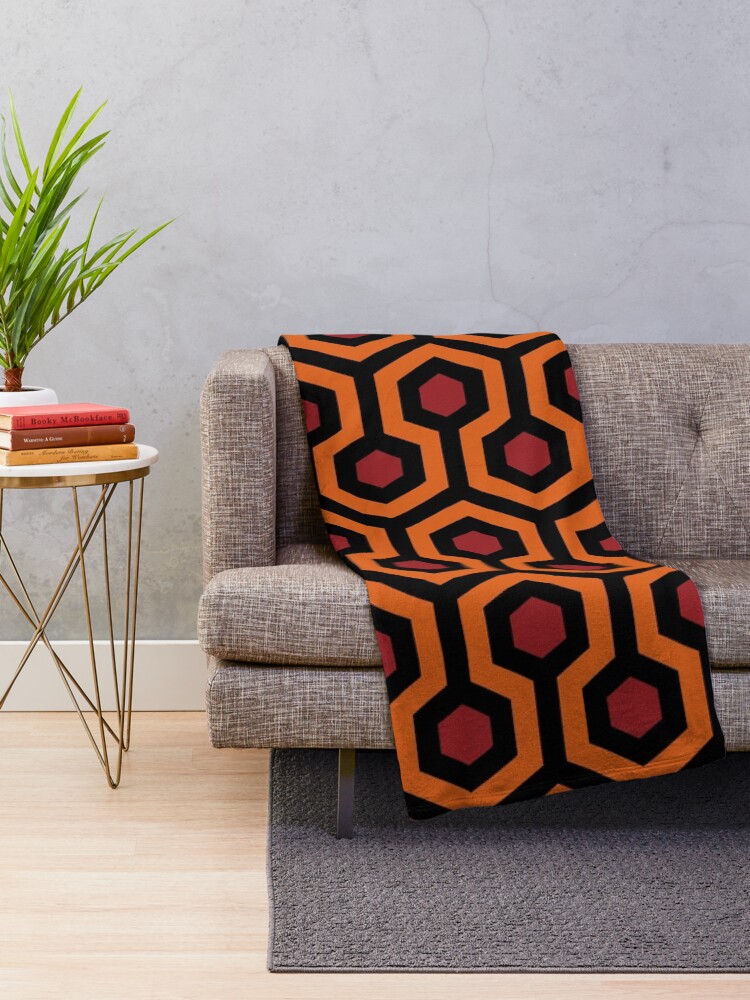Imagen 2 de 6, Manta con la obra Patrón geométrico: Hexágonos en bucle: Naranja / Rojo / Negro, diseñada y vendida por redwolfoz.