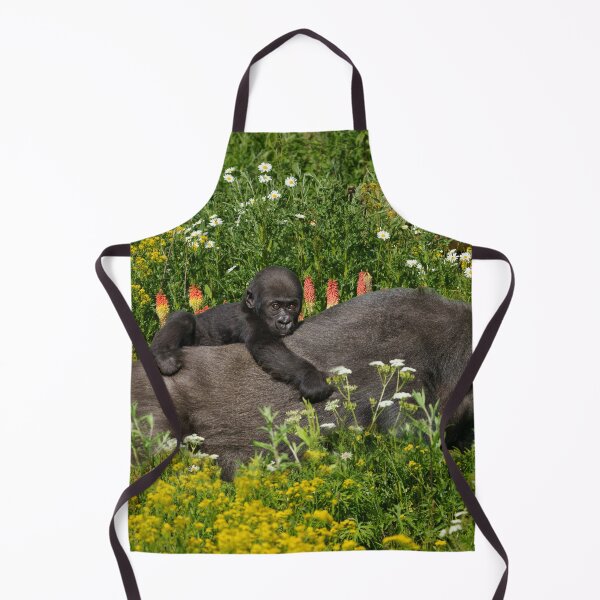 Artikelvorschau, Gorilla Baby hält sich an seiner Mutter fest entworfen und verkauft von rawshutterbug.