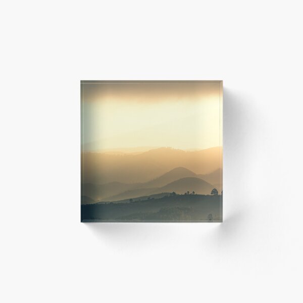 Aperçu de l'œuvre Montagnes portugaises à l'aube créée et vendue par Rick Senley.