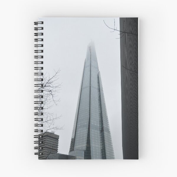 Artikelvorschau, Nebeliges Gebäude | London, Großbritannien | Reisefotografie durch Europa entworfen und verkauft von julidescole.