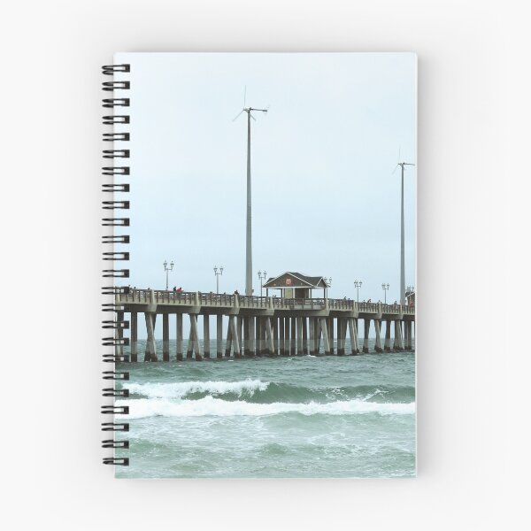 Artikelvorschau, Outer Banks Angeln Pier entworfen und verkauft von Carolyn Ricks.