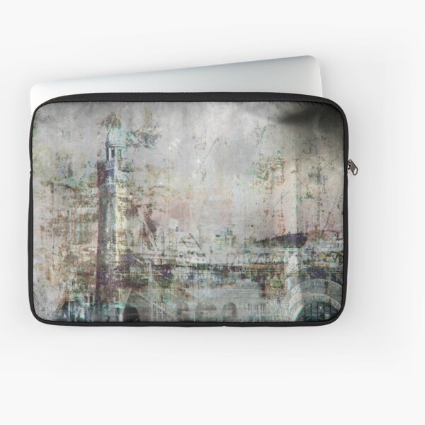 Hamburg - Landungsbrücken - Architecture Laptop Sleeve