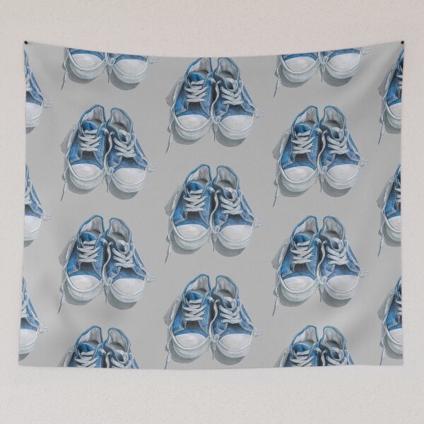 Aperçu de l'œuvre Chaussures en toile bleue (fond gris) créée et vendue par SandraWarmerdam.