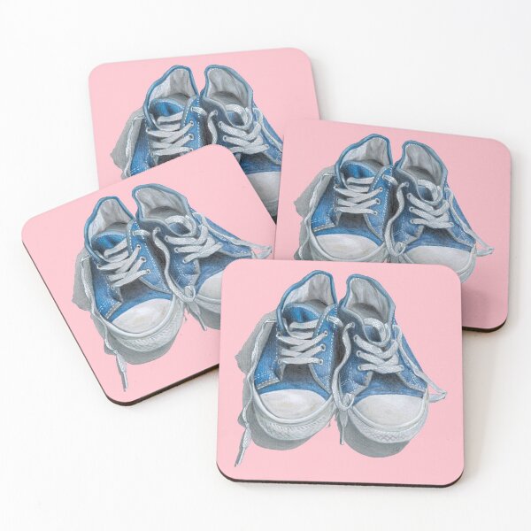 Aperçu de l'œuvre Chaussures en toile bleue (fond rose) créée et vendue par SandraWarmerdam.
