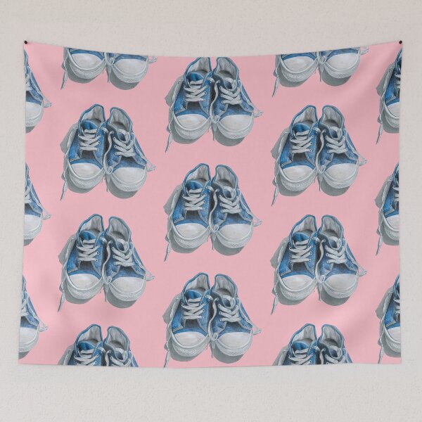 Aperçu de l'œuvre Chaussures en toile bleue (fond rose) créée et vendue par SandraWarmerdam.