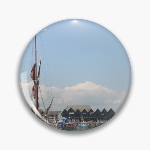 Artikelvorschau, Das Segelschiff Greta im Hafen von Whitstable entworfen und verkauft von Touchstone21.