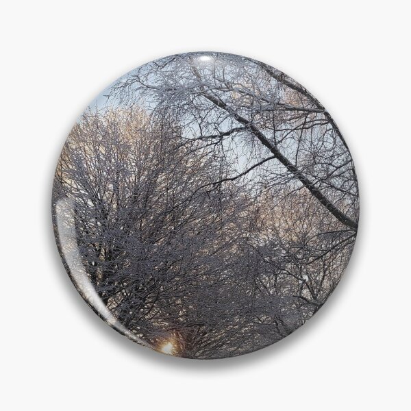 Item preview, Amanecer detrás de árboles nevados en Richmond Park designed and sold by FlikeNoir.