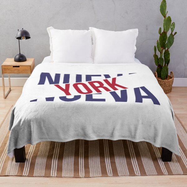 Aperçu de l'œuvre Nueva York T-Shirt. New York T-Shirt. créée et vendue par OAPod.