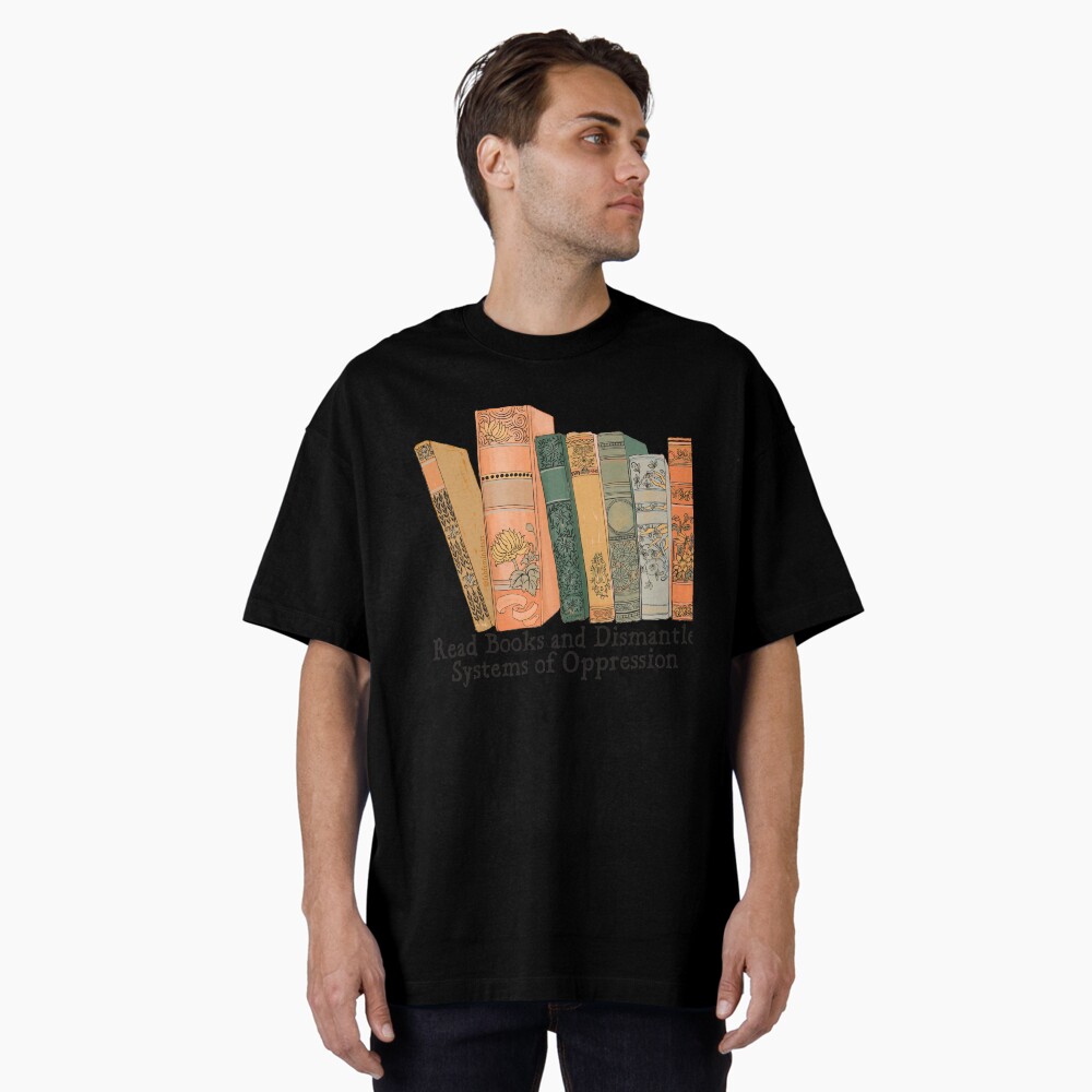 Aperçu de l'œuvre T-shirt oversize créée et vendue par fabfeminist.