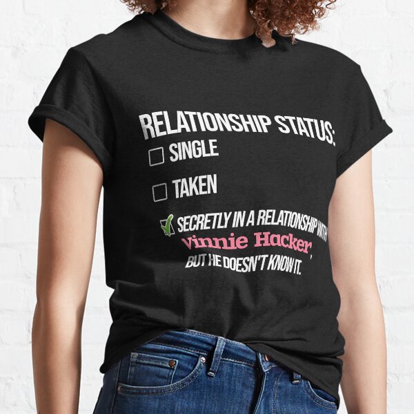 Relación con Vinnie Hacker Camiseta clásica